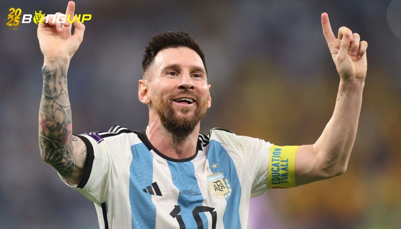 IFFHS chọn Messi hay nhất lịch sử bóng đá Vì sao Messi vượt qua Ronaldo?