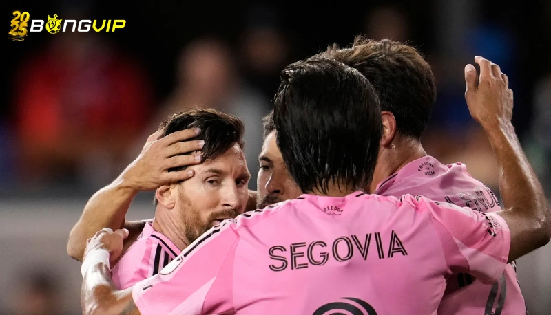 Messi chỉ trích trọng tài trong trận thua đậm của Inter Miami Trọng tài gây tranh cãi - Messi chỉ trích trọng tài trong trận thua đậm của Inter Miami